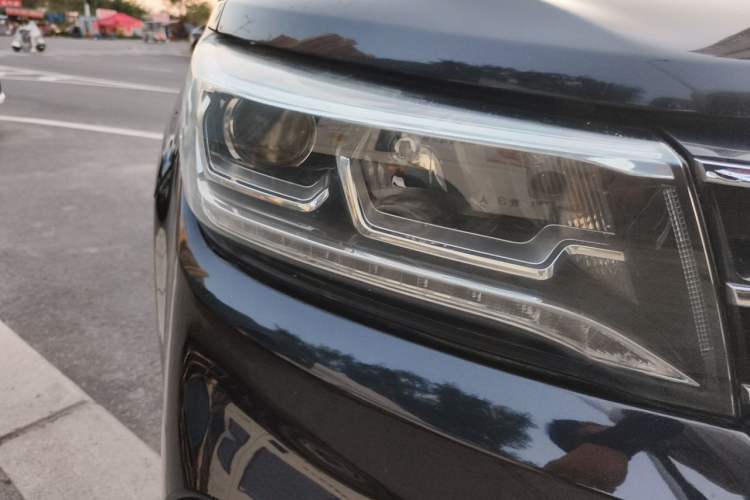 Used FORTHING Joyear X5 2017 Jingxiang Series 1.5T CVT Luxury Model Right Front Headlight