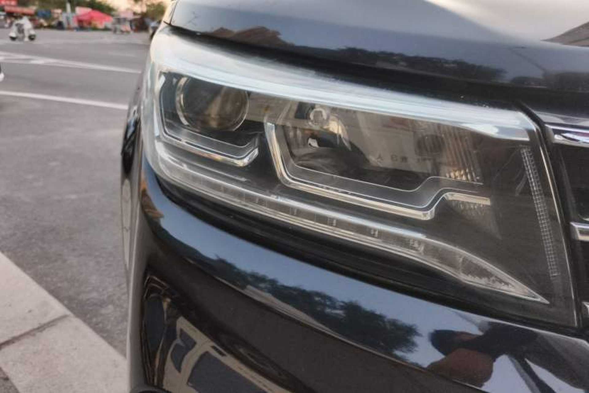 Used FORTHING Joyear X5 2017 Jingxiang Series 1.5T CVT Luxury Model Right Front Headlight