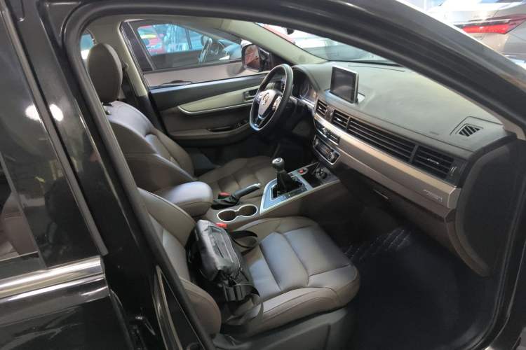 Used FORTHING Joyear X5 2017 Jingxiang Series 1.5T Manual Luxury Model Right Front Seat