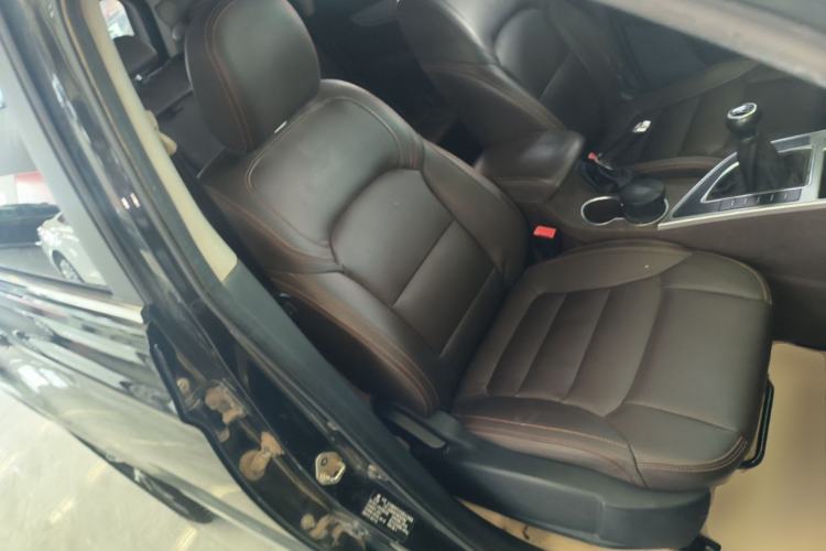 Used FORTHING Joyear X5 2017 Jingxiang Series 1.5T Manual Luxury Model Right Front Seat