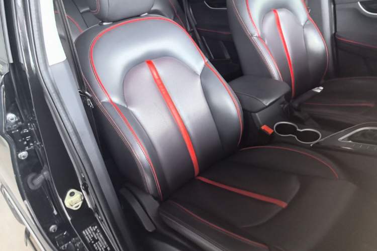 Used FORTHING Joyear X5 2017 Enjoy Series 1.6L CVT Luxury Model Right Front Seat