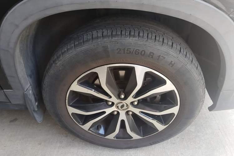 Used FORTHING Joyear X5 2017 1.6L CVT Luxury Model Right Front Wheel Hub
