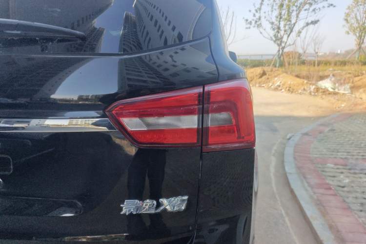 Used FORTHING Joyear X5 2017 Jingxiang Series 1.5T CVT Luxury Model Right Rear Taillight