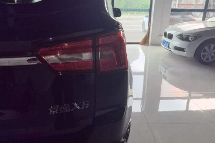 Used FORTHING Joyear X5 2017 Enjoy Series 1.6L CVT Luxury Model Right Rear Taillight