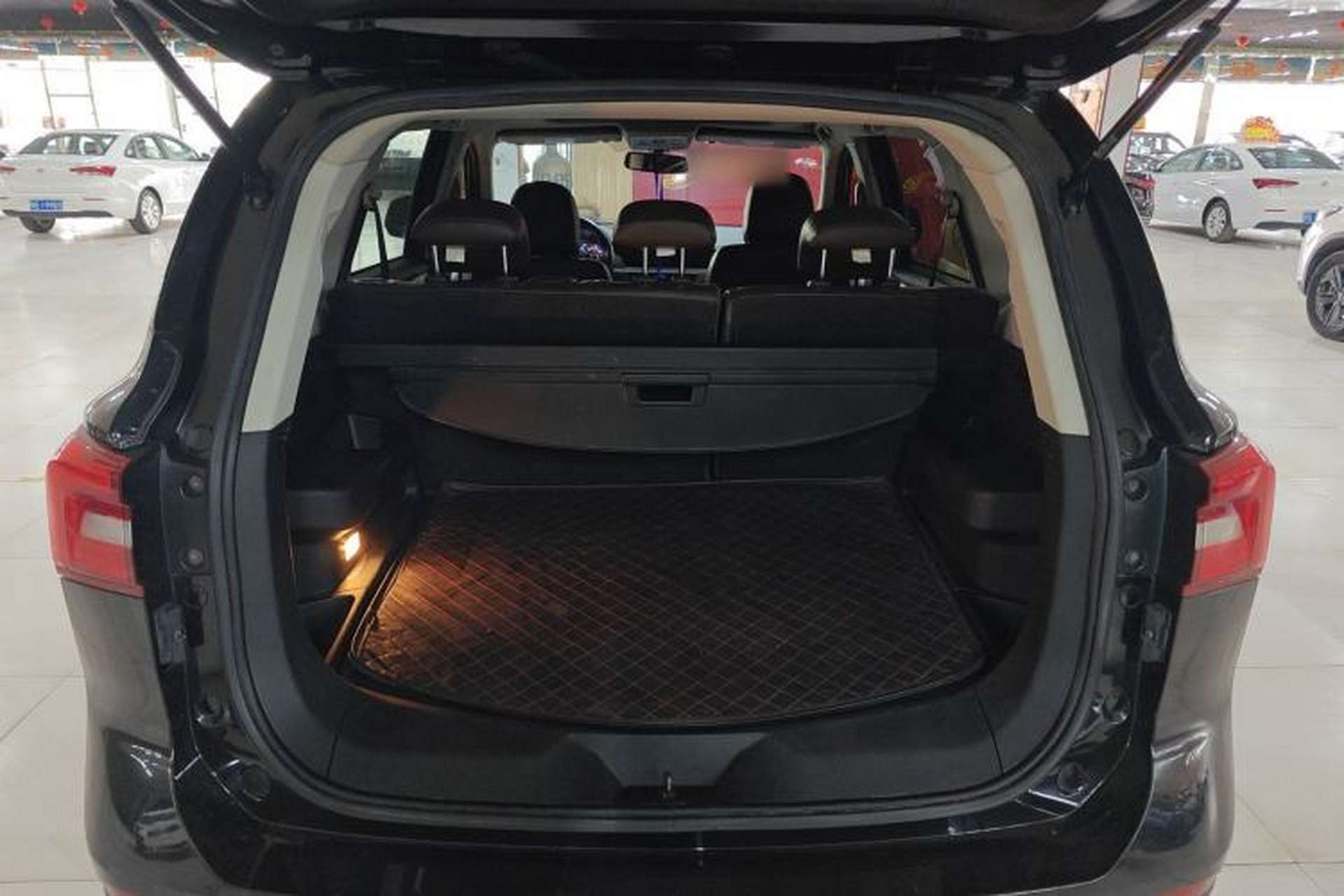 Used FORTHING Joyear X5 2017 Jingxiang Series 1.5T CVT Luxury Model Trunk