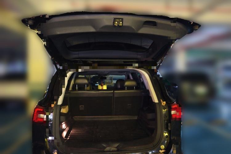 Used FORTHING Joyear X5 2017 Enjoy Series 1.6L CVT Luxury Model Trunk