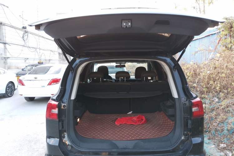 Used FORTHING Joyear X5 2017 1.6L CVT Luxury Model Trunk