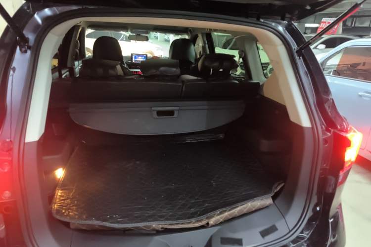 Used FORTHING Joyear X5 2017 Jingxiang Series 1.5T CVT Luxury Model Trunk