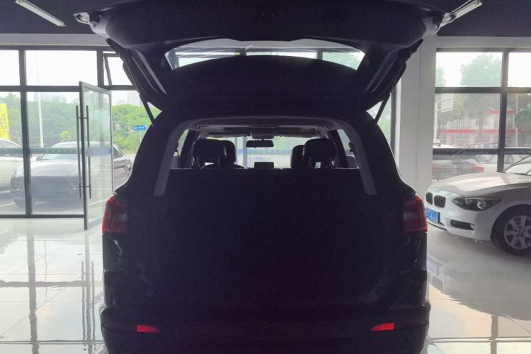 Used FORTHING Joyear X5 2017 Enjoy Series 1.6L CVT Luxury Model Trunk