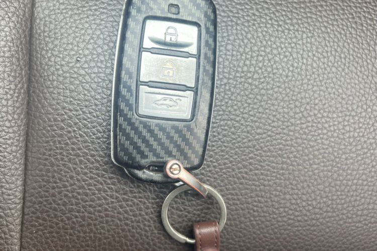 Used FORTHING Joyear X5 2017 1.6L CVT Luxury Model Vehicle Key