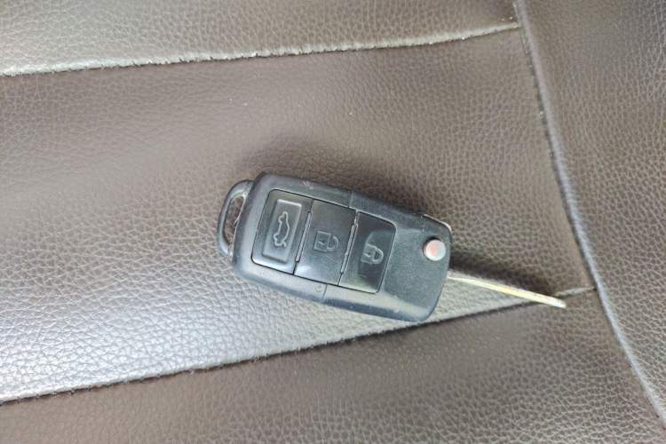 Used FORTHING Joyear X5 2017 1.6L CVT Luxury Model Vehicle Key