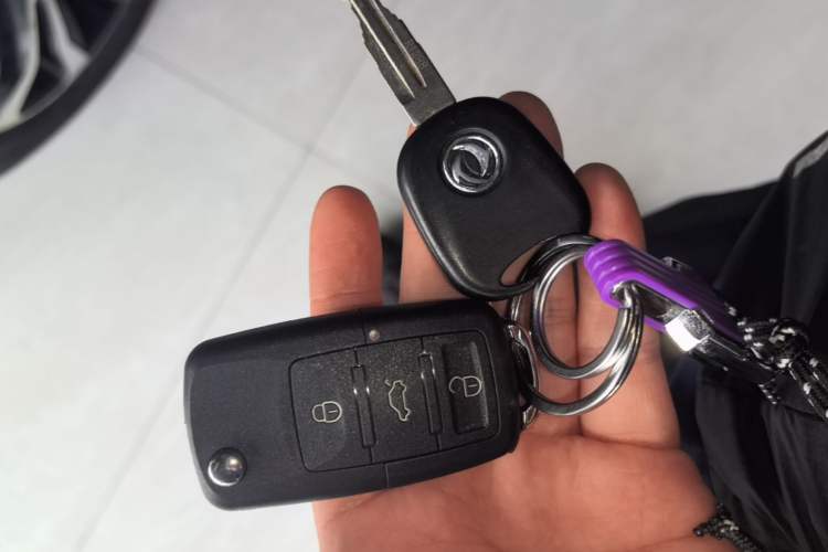 Used FORTHING Joyear X5 2017 Enjoy Series 1.6L CVT Luxury Model Vehicle Key