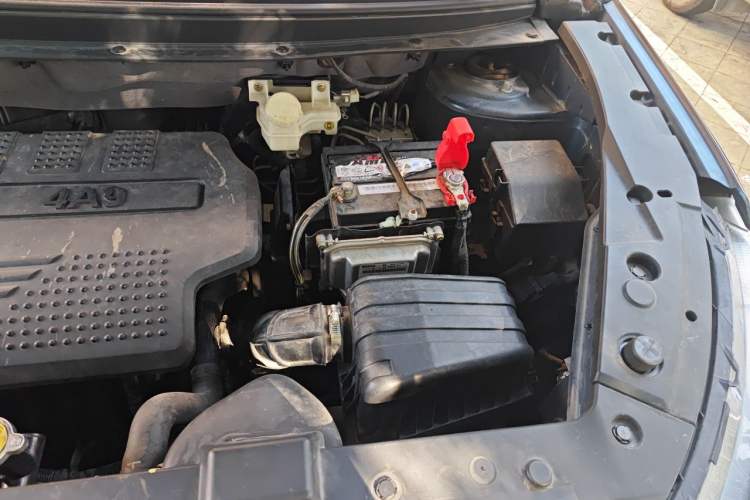 Used FORTHING Joyear X5 2017 1.6L CVT Luxury Model Engine Bay Left