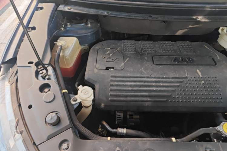 Used FORTHING Joyear X5 2017 1.6L CVT Luxury Model Engine Bay Right