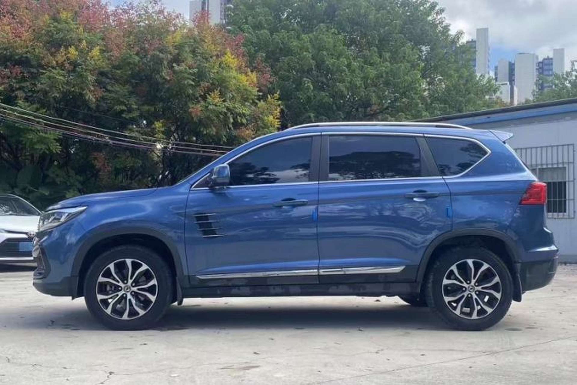 Used FORTHING Joyear X5 2017 1.6L CVT Luxury Model Exterior 6