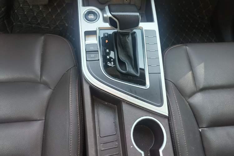 Used FORTHING Joyear X5 2017 Jingxiang Series 1.5T CVT Luxury Model Gear Lever