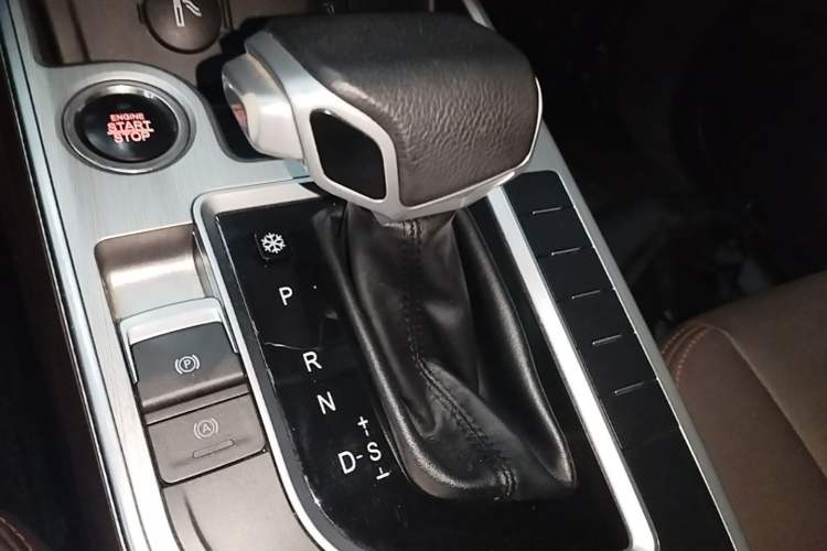 Used FORTHING Joyear X5 2017 Jingxiang Series 1.5T CVT Luxury Model Gear Lever
