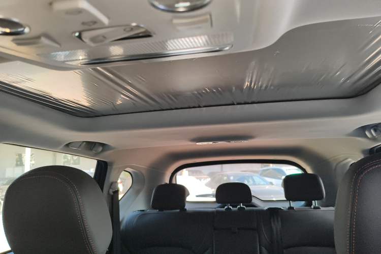 Used FORTHING Joyear X5 2017 1.6L CVT Luxury Model Headliner