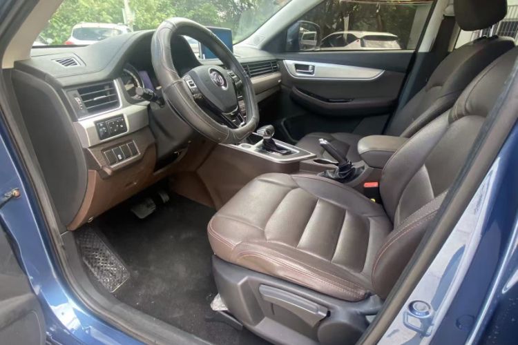 Used FORTHING Joyear X5 2017 1.6L CVT Luxury Model Interior 10