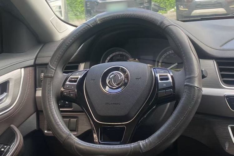 Used FORTHING Joyear X5 2017 1.6L CVT Luxury Model Interior 12