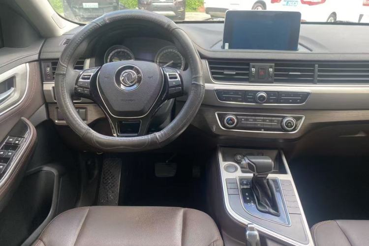 Used FORTHING Joyear X5 2017 1.6L CVT Luxury Model Interior 13