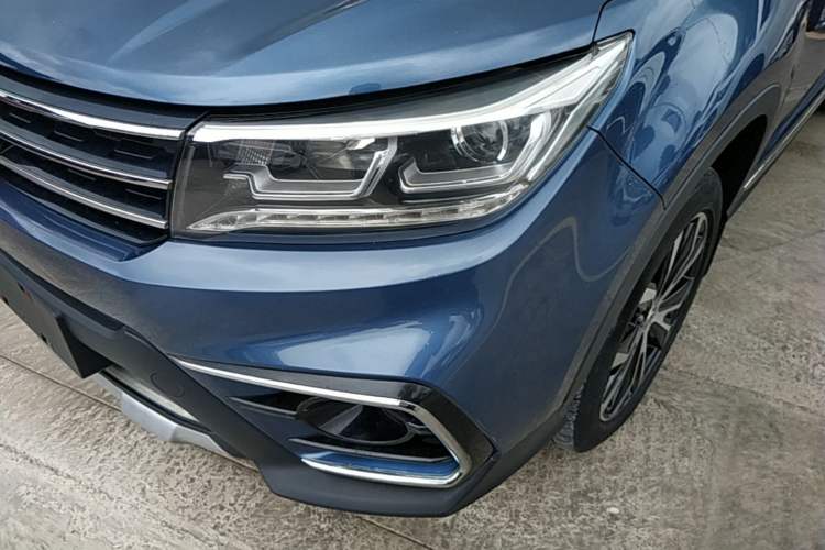 Used FORTHING Joyear X5 2017 Jingxiang Series 1.5T CVT Luxury Model Left Front Headlight