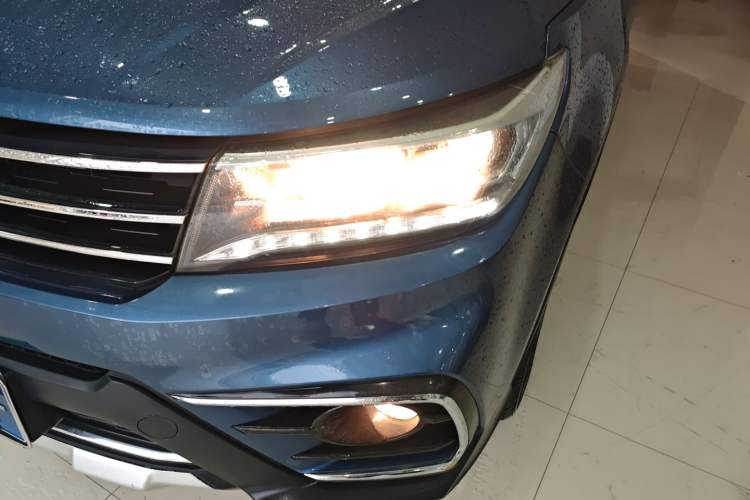 Used FORTHING Joyear X5 2017 Jingxiang Series 1.5T CVT Luxury Model Left Front Headlight