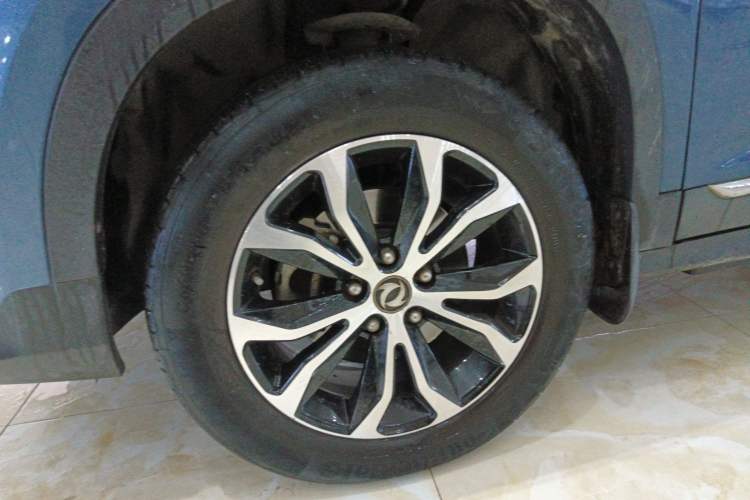 Used FORTHING Joyear X5 2017 1.6L CVT Luxury Model Left Front Wheel Hub