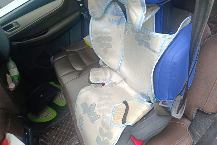 Used FORTHING Joyear X5 2017 Jingxiang Series 1.5T CVT Luxury Model Left Rear Seat