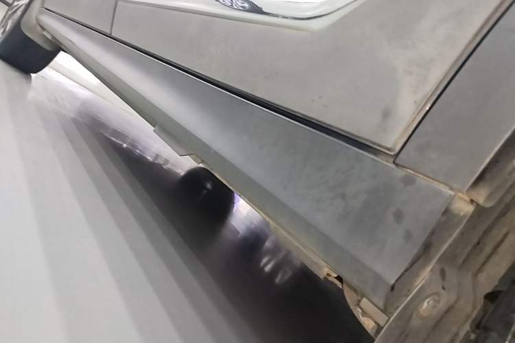 Used FORTHING Joyear X5 2017 Jingxiang Series 1.5T CVT Luxury Model Left Side Sill