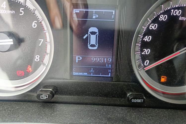 Used FORTHING Joyear X5 2017 Jingxiang Series 1.5T CVT Luxury Model Odometer Close Up