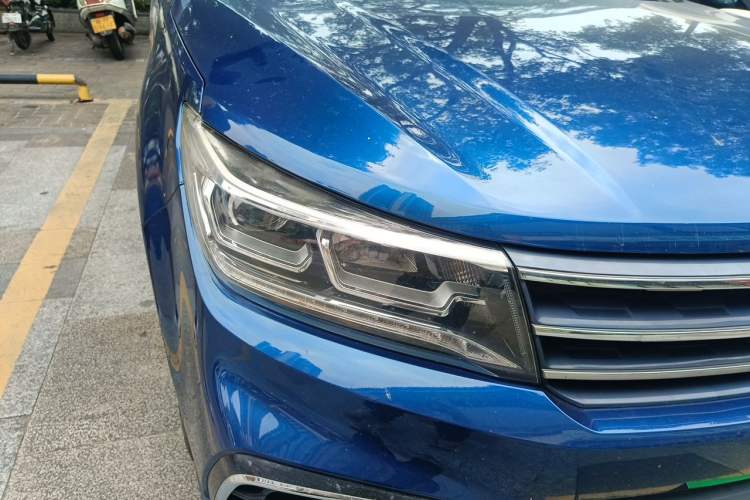 Used FORTHING Joyear X5 2017 Jingxiang Series 1.5T CVT Luxury Model Right Front Headlight