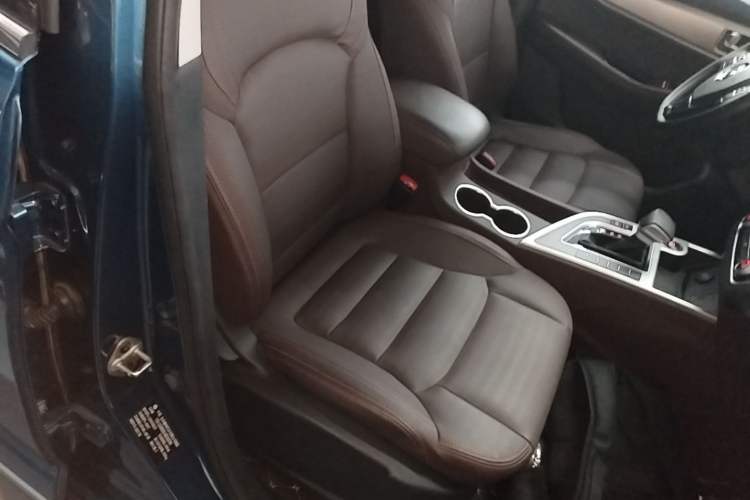 Used FORTHING Joyear X5 2017 Jingxiang Series 1.5T CVT Luxury Model Right Front Seat