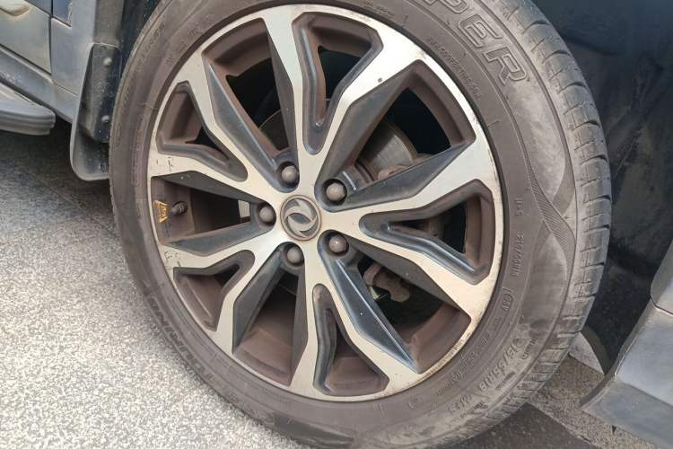 Used FORTHING Joyear X5 2017 Jingxiang Series 1.5T CVT Luxury Model Right Front Wheel Hub