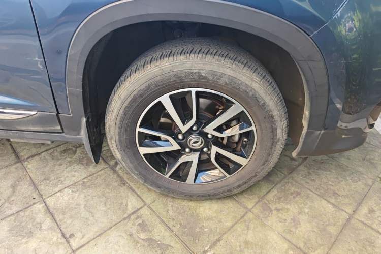 Used FORTHING Joyear X5 2017 1.6L CVT Luxury Model Right Front Wheel Hub