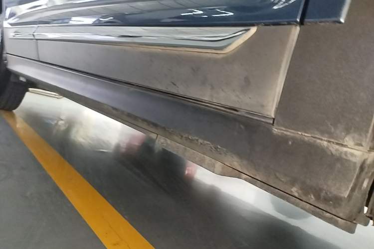 Used FORTHING Joyear X5 2017 Jingxiang Series 1.5T CVT Luxury Model Right Side Sill