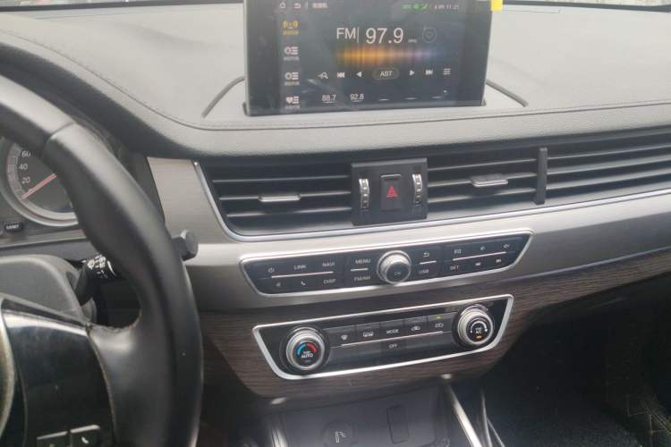 Used FORTHING Joyear X5 2017 2.0L Manual Luxury Version Audio And AC Panel