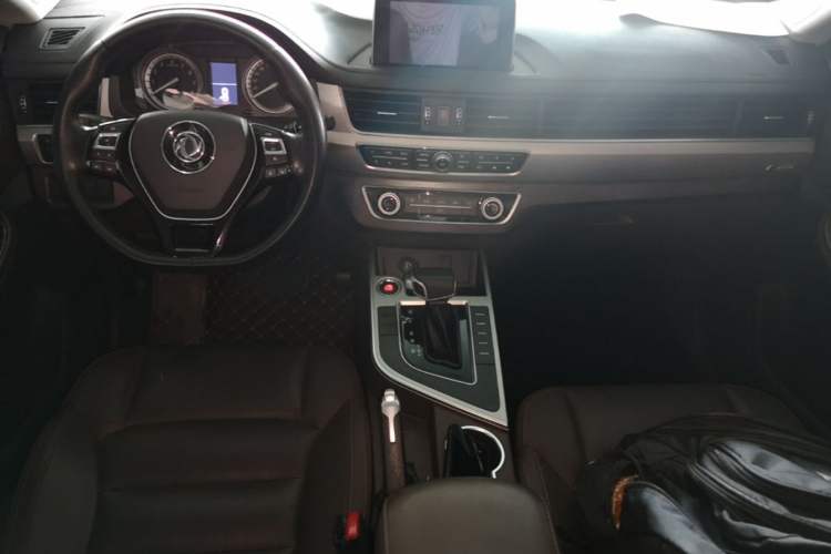Used FORTHING Joyear X5 2017 1.6L CVT Luxury Model Center Console