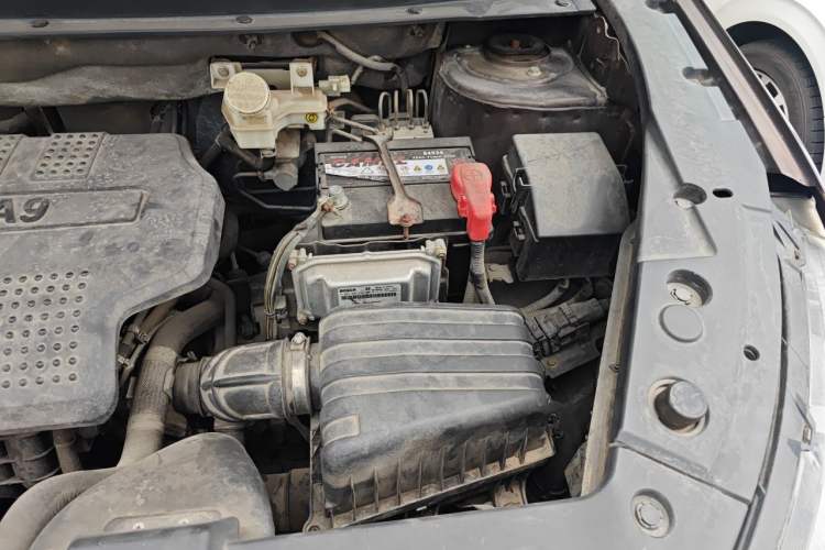 Used FORTHING Joyear X5 2017 1.6L Manual Luxury Model Engine Bay Left