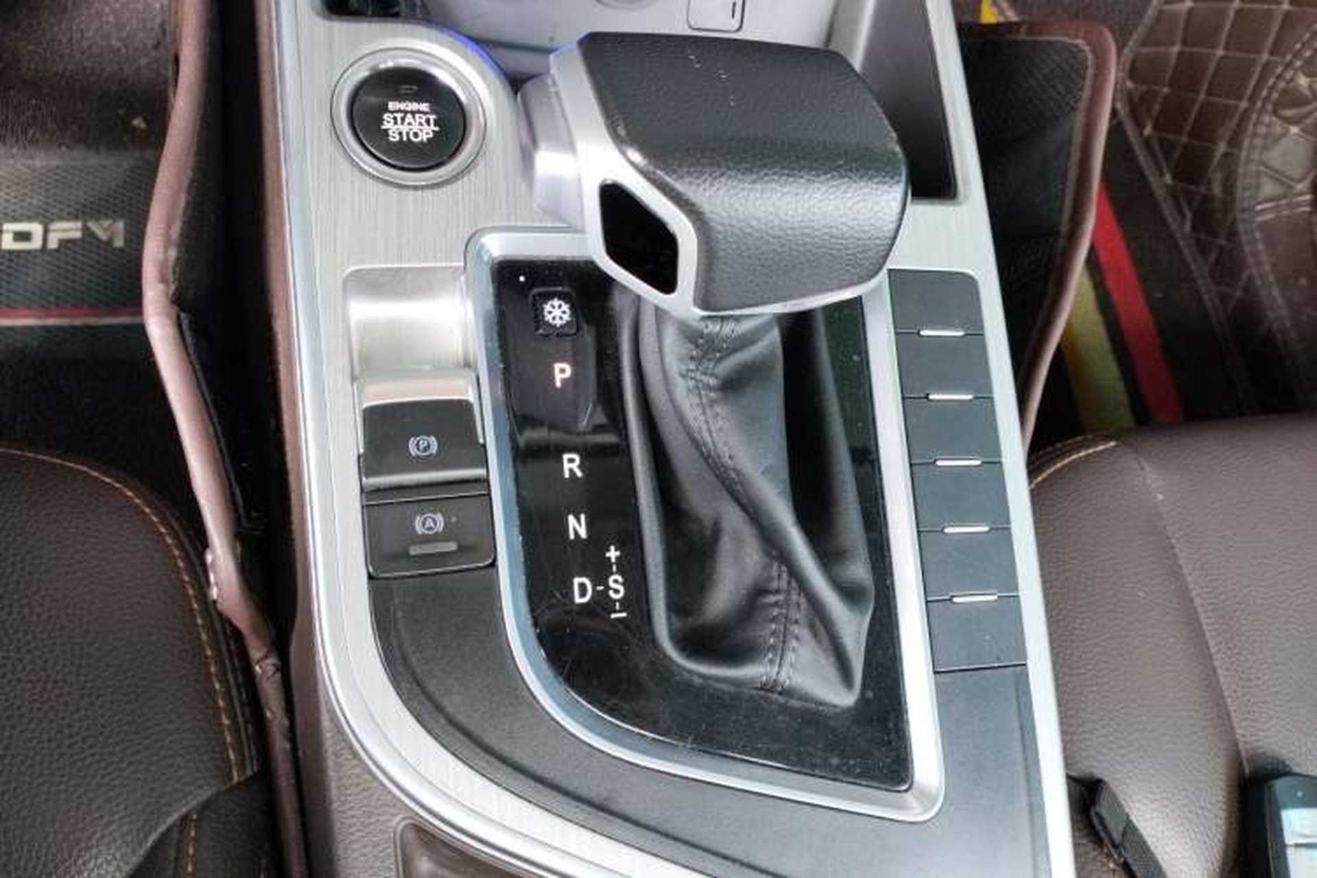 Used FORTHING Joyear X5 2017 Jingxiang Series 1.5T CVT Luxury Model Gear Lever