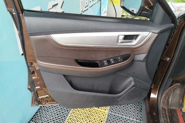 Used FORTHING Joyear X5 2017 Jingxiang Series 1.5T CVT Luxury Model Left Front Door Interior