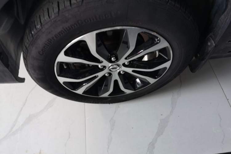 Used FORTHING Joyear X5 2017 1.6L CVT Luxury Model Left Front Wheel Hub