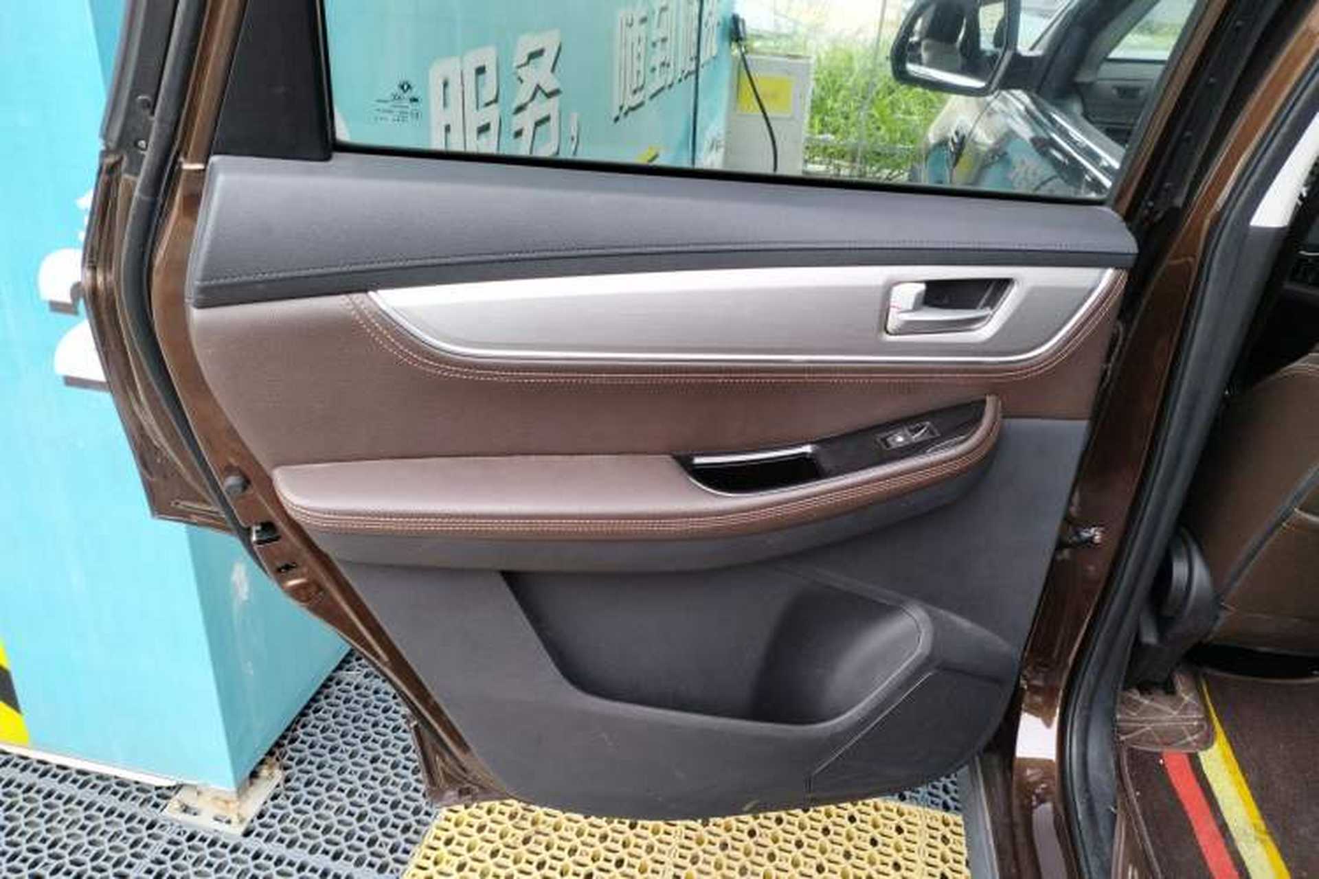 Used FORTHING Joyear X5 2017 Jingxiang Series 1.5T CVT Luxury Model Left Rear Door Interior