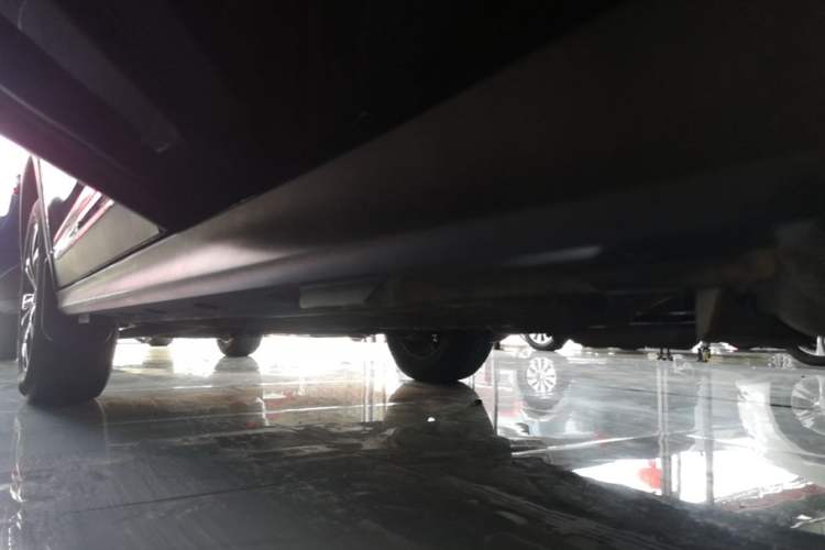 Used FORTHING Joyear X5 2017 1.6L CVT Luxury Model Left Side Sill