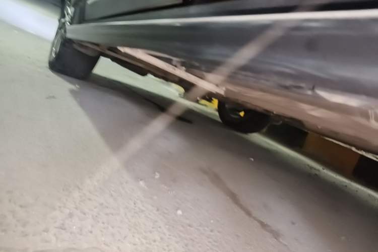 Used FORTHING Joyear X5 2017 Jingxiang Series 1.5T CVT Luxury Model Left Side Sill