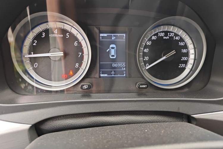 Used FORTHING Joyear X5 2017 1.6L Manual Luxury Model Odometer Close Up