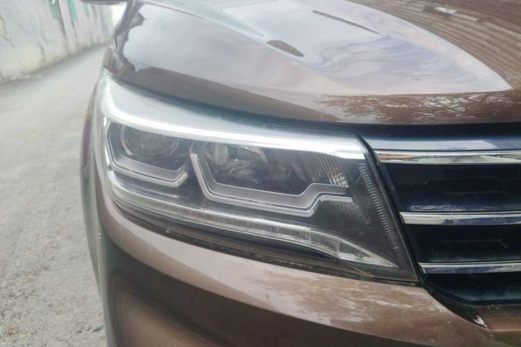 Used FORTHING Joyear X5 2017 2.0L Manual Luxury Version Right Front Headlight