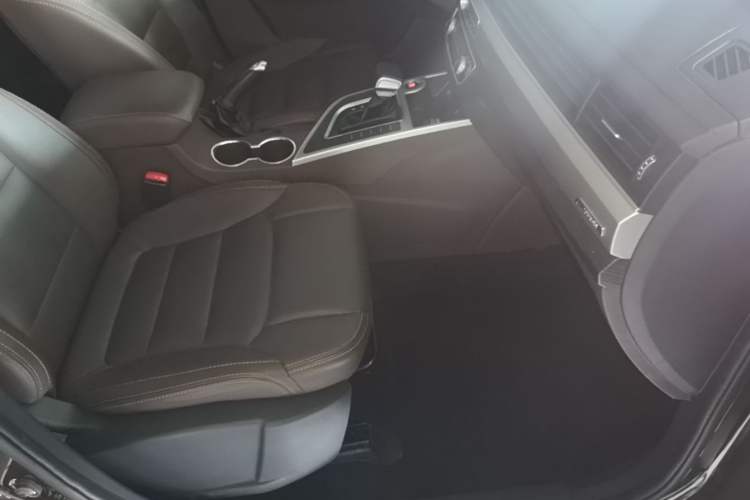 Used FORTHING Joyear X5 2017 1.6L CVT Luxury Model Right Front Seat