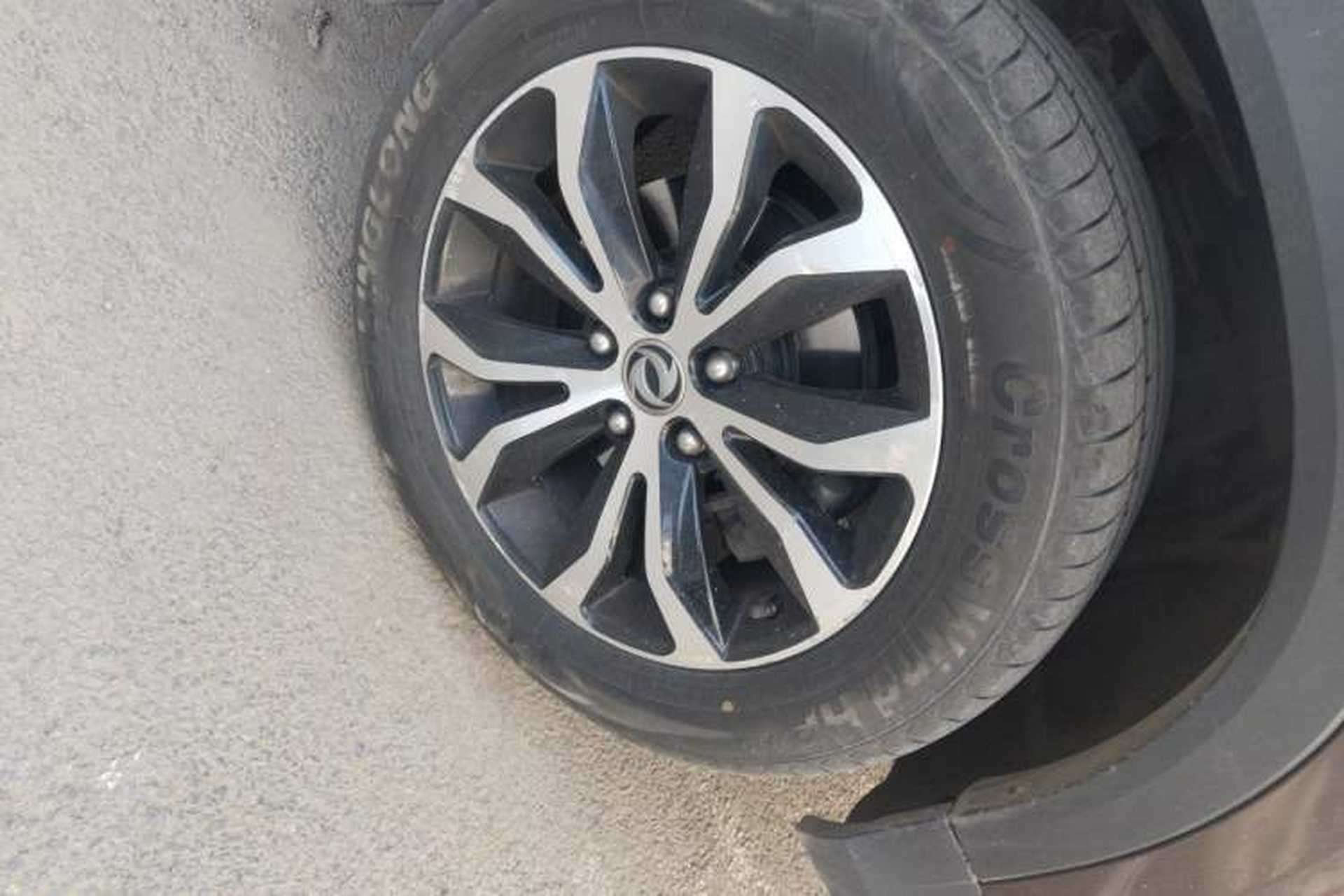Used FORTHING Joyear X5 2017 1.6L CVT Luxury Model Right Front Wheel Hub