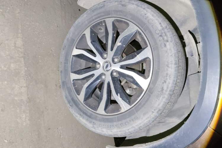 Used FORTHING Joyear X5 2017 Enjoy Series 1.6L CVT Luxury Model Right Front Wheel Hub